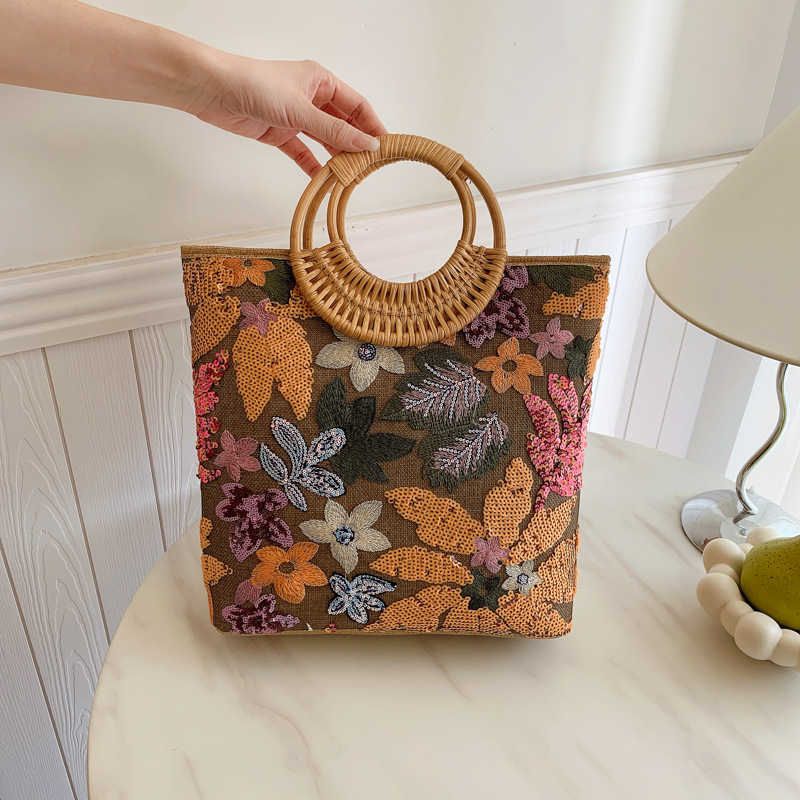 Sequin Flower Graphic Top Hand - Interior Design Graphic Design recension och pris