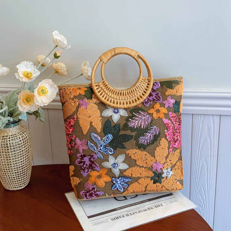 Sequin Flower Graphic Top Hand - Interior Design Graphic Design recension och pris